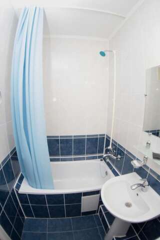 Отель Гостинично-Ресторанный Комплекс Николаев Николаев Стандартный одноместный номер-9